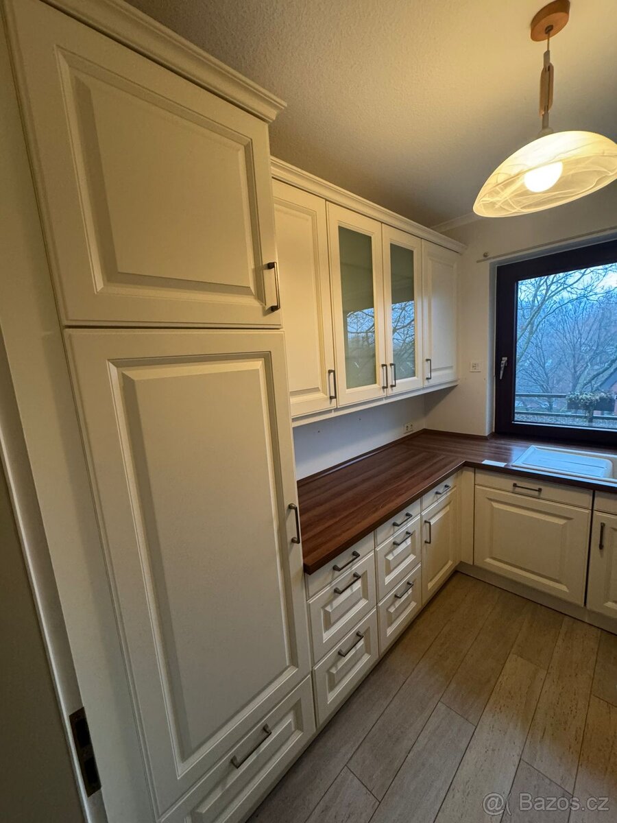 Světlá venkovská kuchyně AURELIE - 5