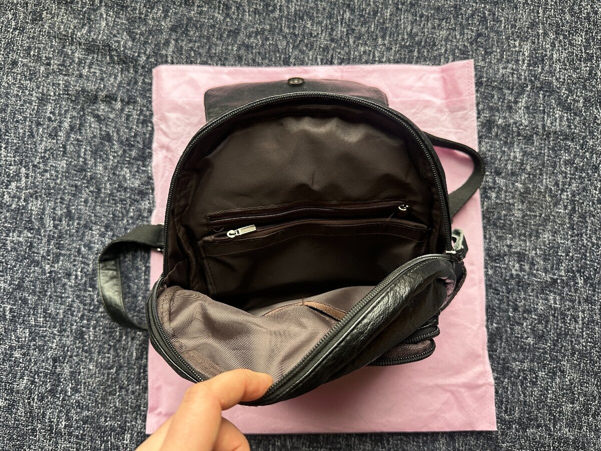 Černý stylový měkký dámský batoh - 5