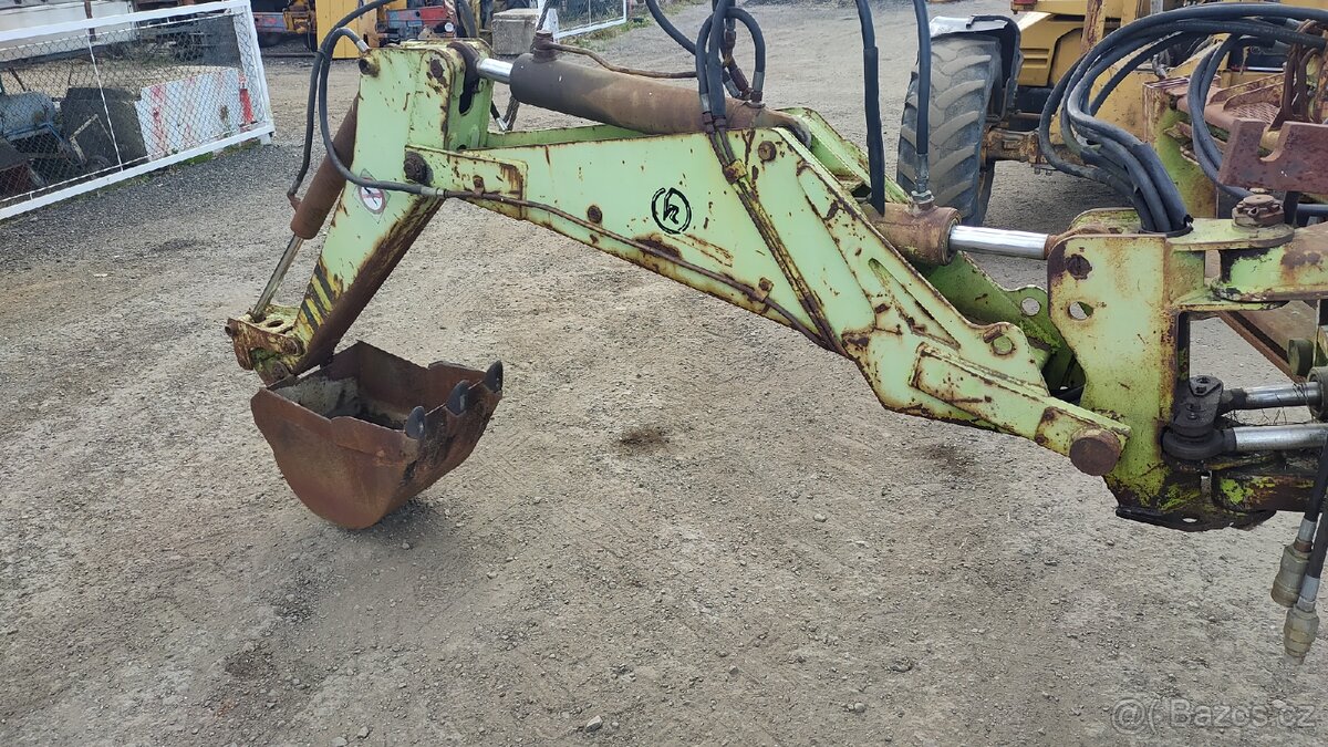 Podkop na smykový nakladač UN Locust - 5