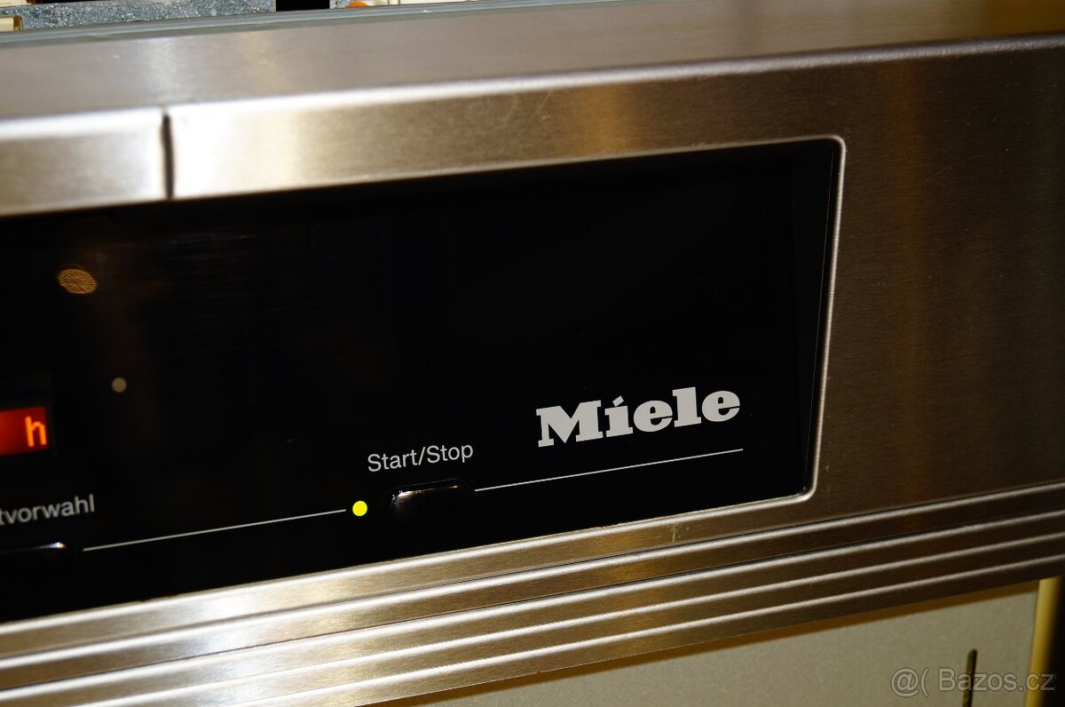 Myčka Miele nerezová vestavná G 5830 SCi , tři koše - 5