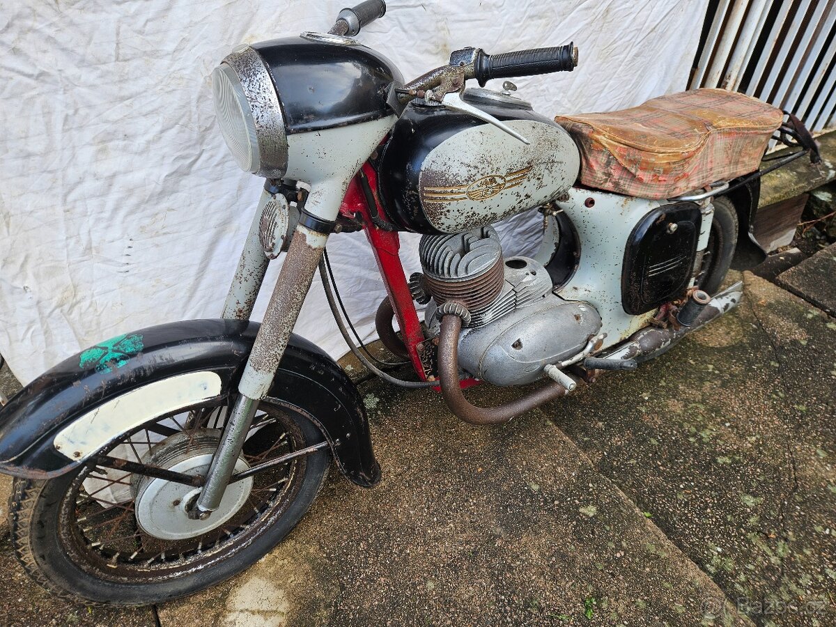 Jawa 250, 353 Ambassador - 5