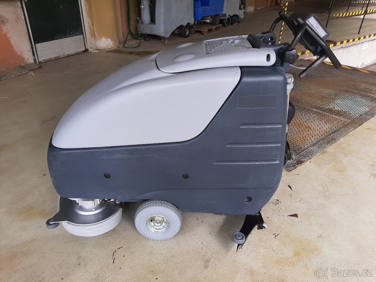 Podlahový mycí stroj Nilfisk BA 650 s vlast.pojezdem - 5