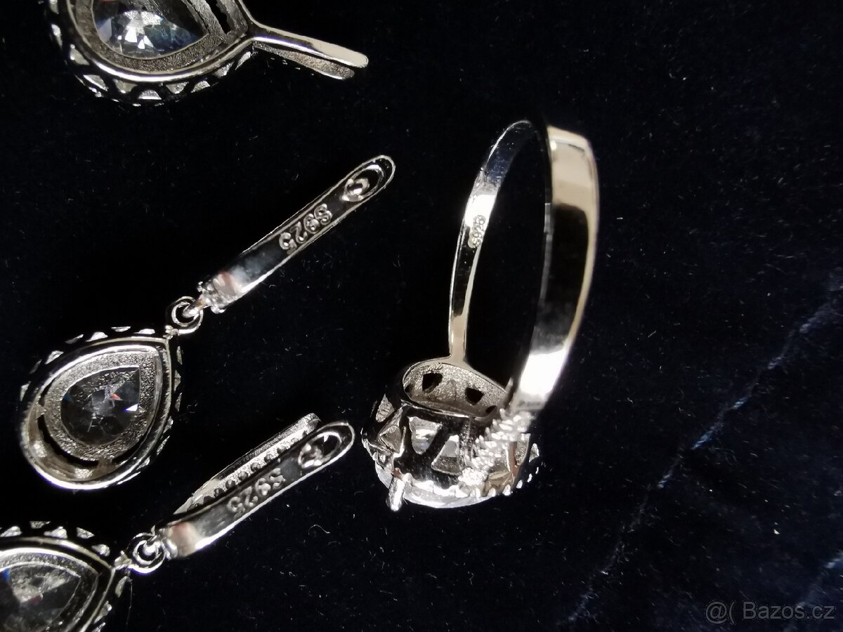 Stříbrný set náušnic, prstenu a přívěšku - 5