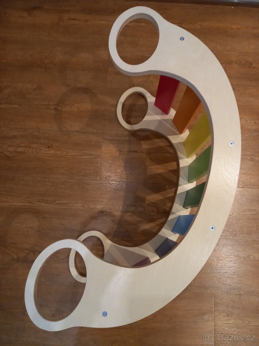 Montessori houpačka - duhová - 5