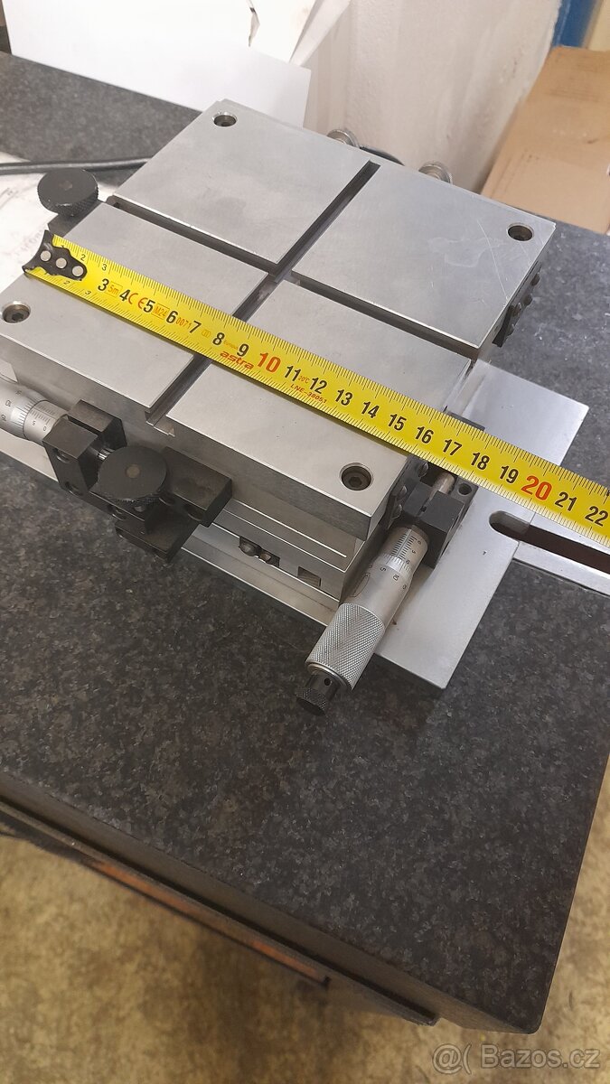 Křížový stůl mikrometrický - 5