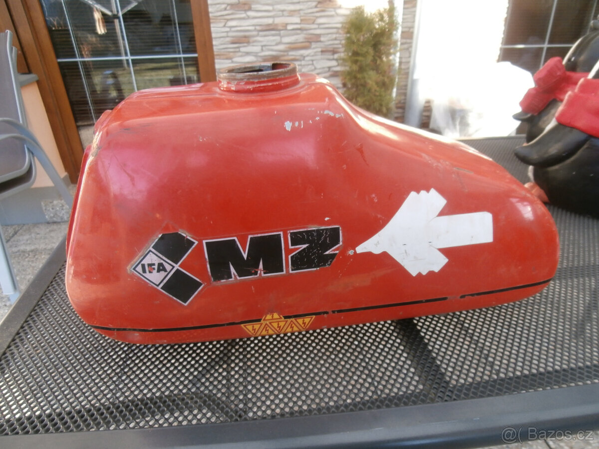 Nádrž na motocykl MZ starší 700 kč včetně poštovného - 5