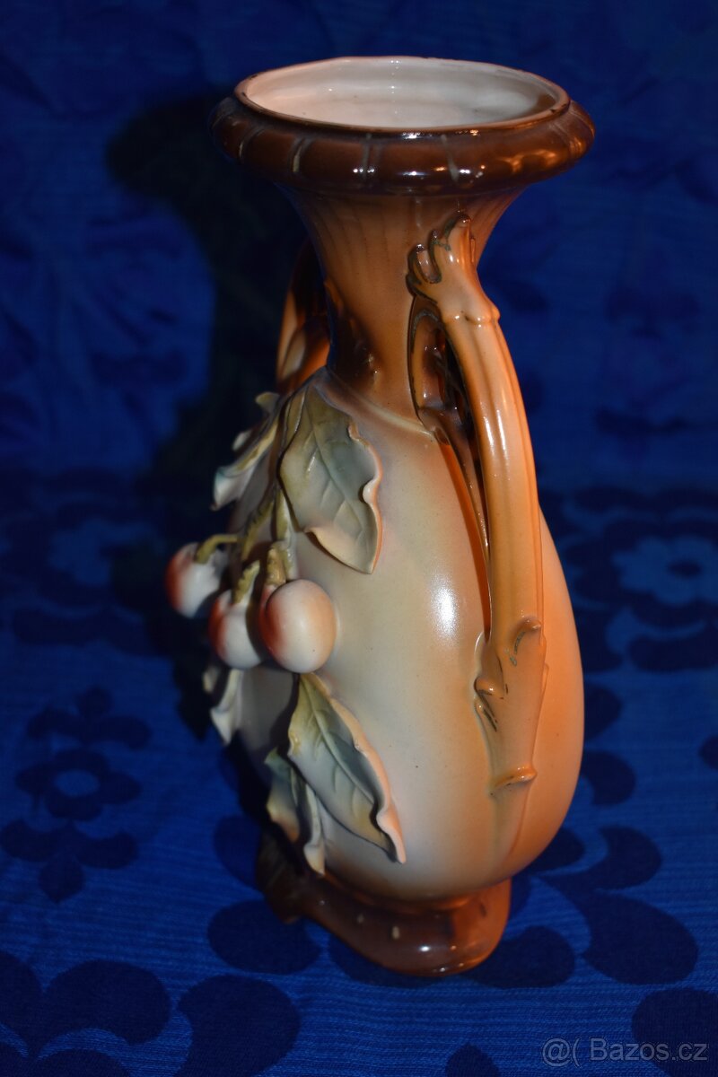 Secesní váza s reliéfem - 5