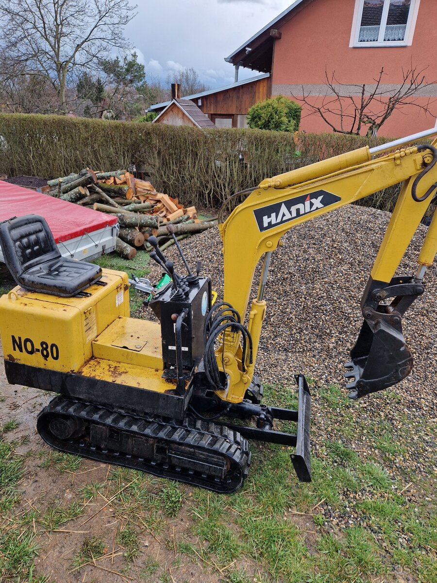 Minibagr Hanix 750kg - 5