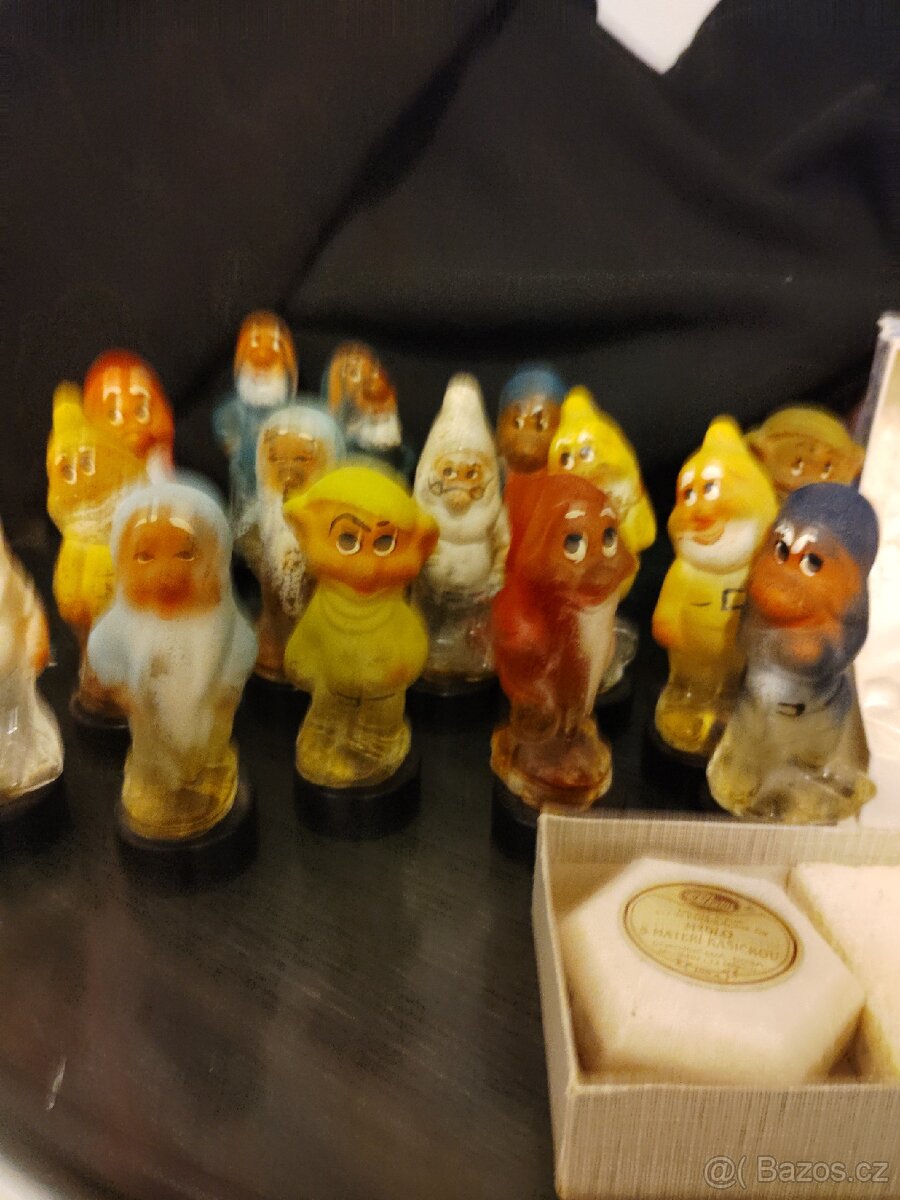 Retro sbírka parfémů a mydel - 5