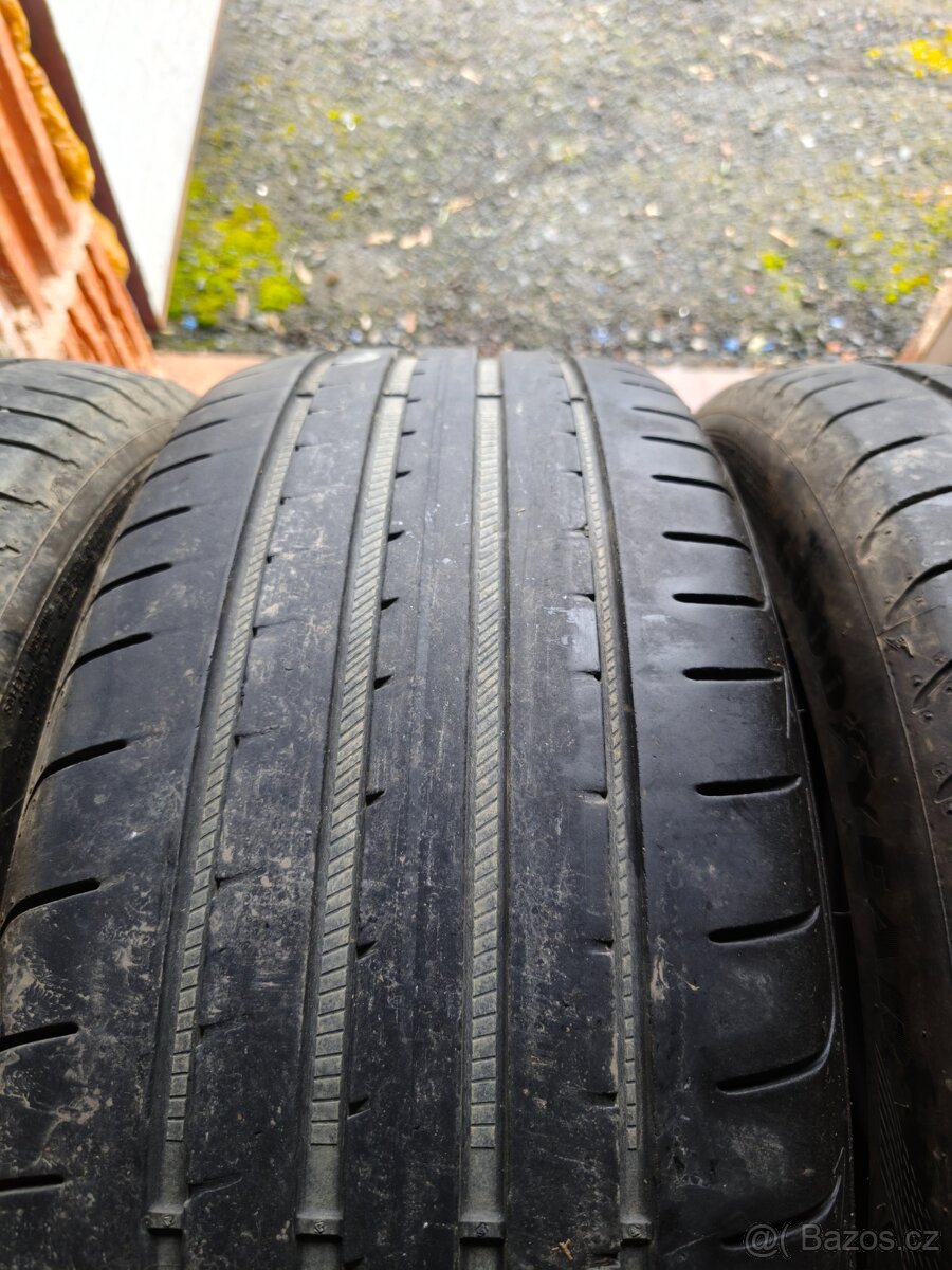 Goodyear 225/45 R18 - 5