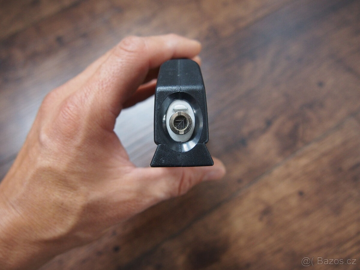 Vodováha s křížovým laserem a metrem FIXIT - 5