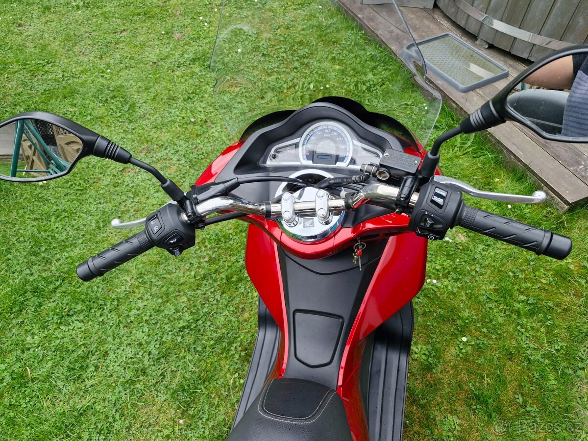 Skútr honda 125ccm - 5