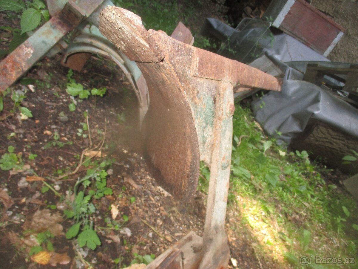 díly na trakturek - 5