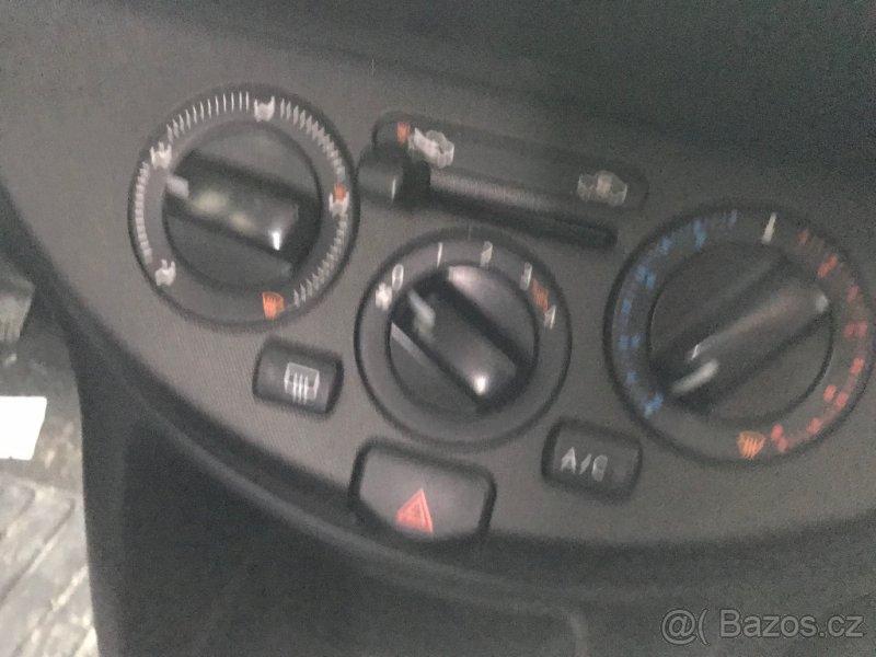 Nissan Note 1,4i 65kW 2007 - díly z vozu - 5