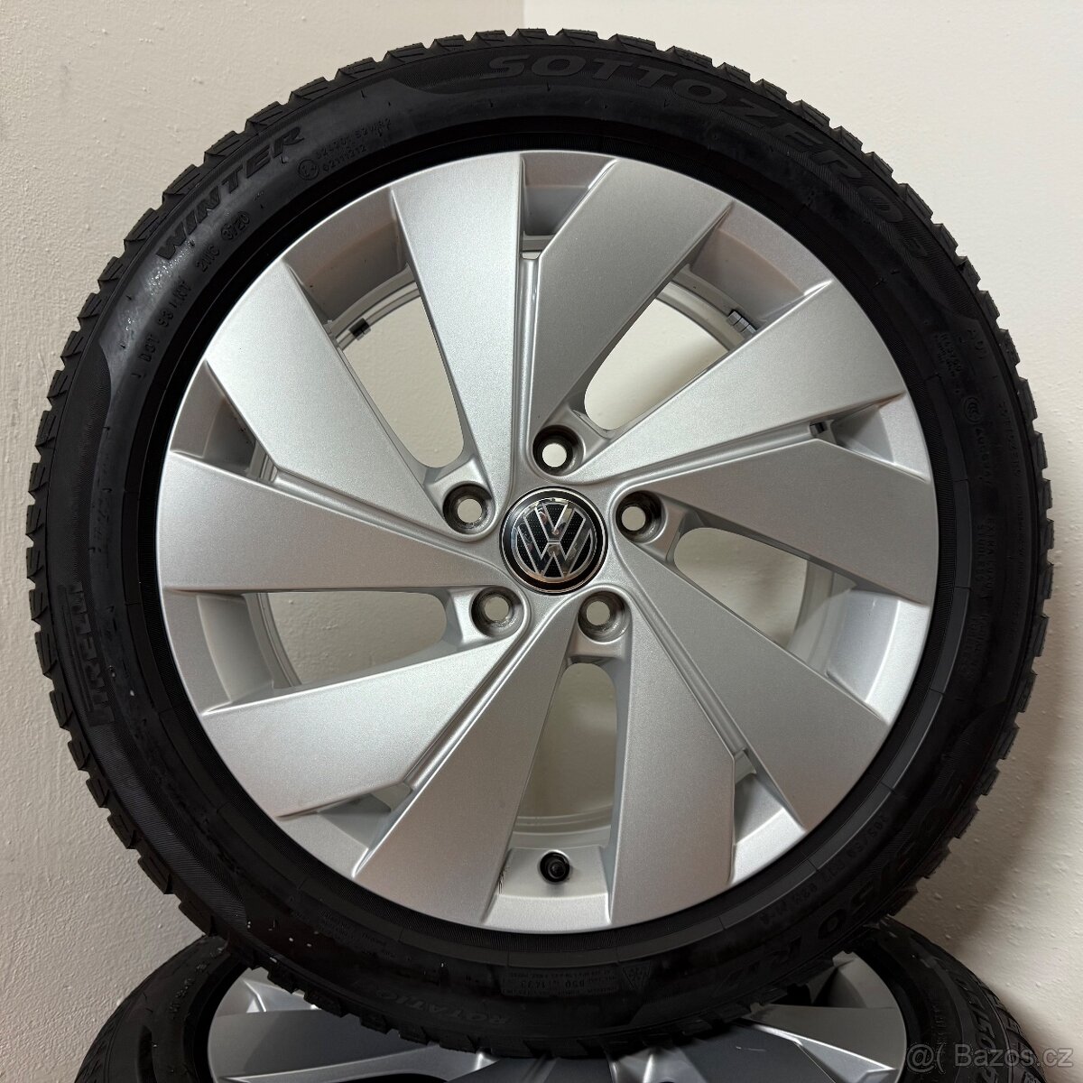 VW GOLF VIII 8 5x112 R17 ET46+ZIMNÍ 205/50R17 4,5m - 5