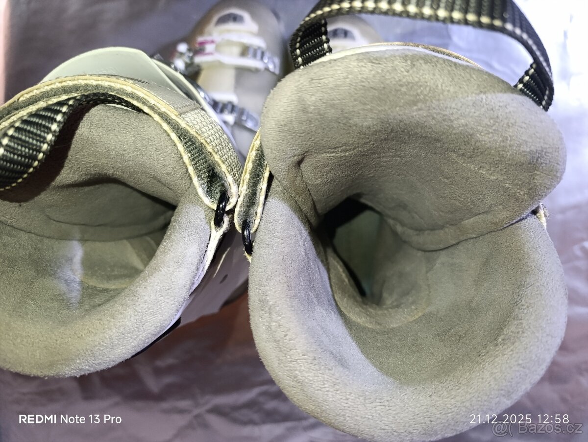 Lyžařské boty Salomon 25,5 - 5