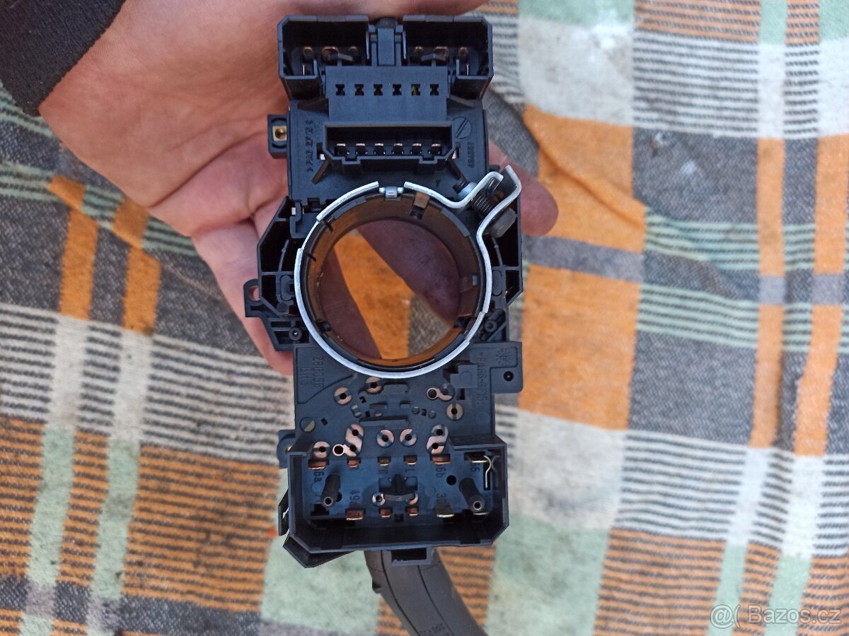 Prodám přepínač blikrů a stěračů (páčky) - 5