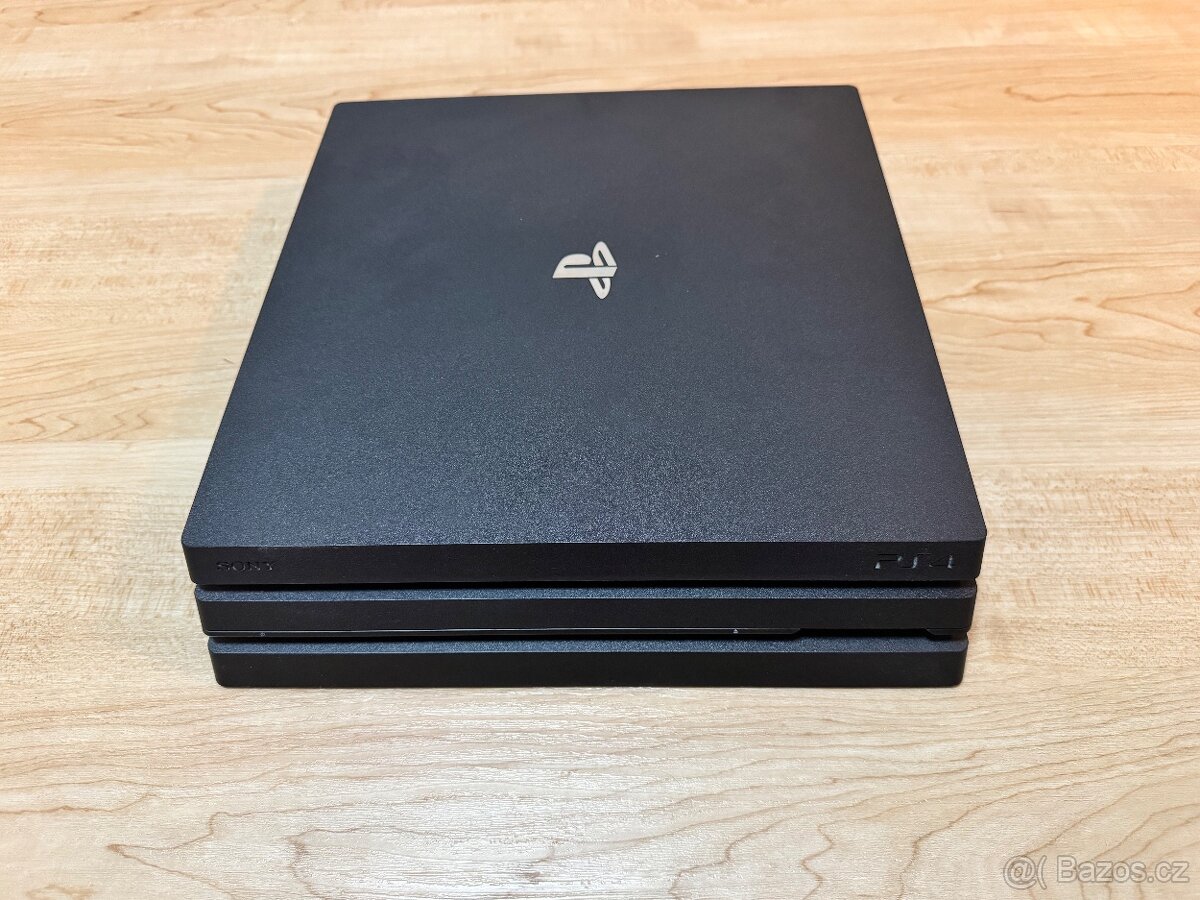 PS4 Pro 1 TB + 2 x ovladač + Komplet VR - 5