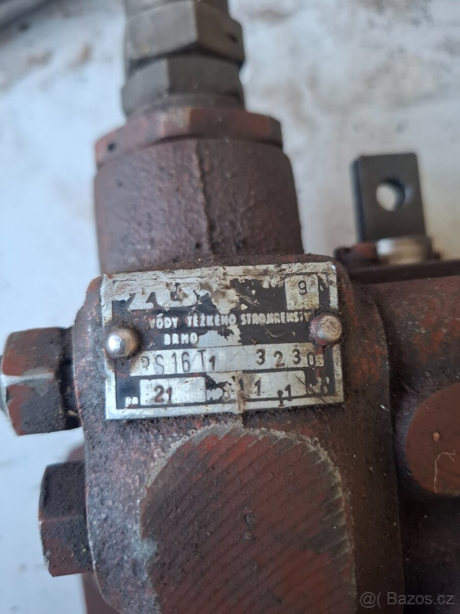 Hydraulický rozvaděč RS16 T - 5