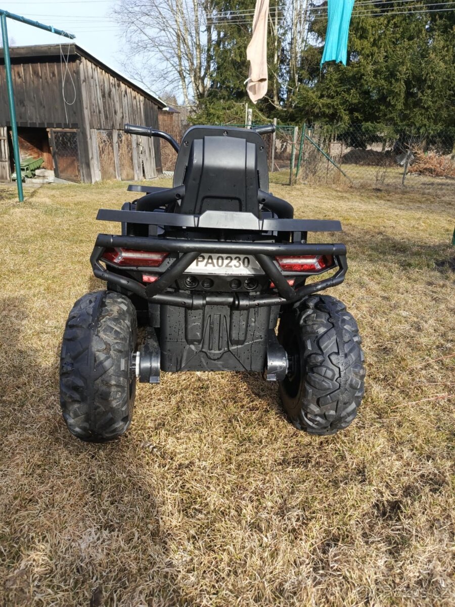 Dětská čtyřkolka 4x4