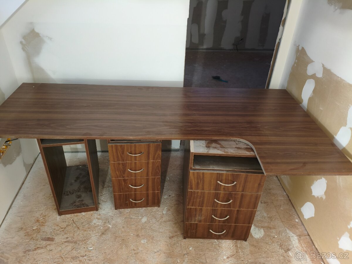 Pracovní stůl s šuplíky - 5