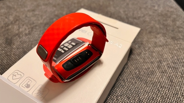 Prodám 2x Hodinky HUAWEI COLOR BAND A2 - 5