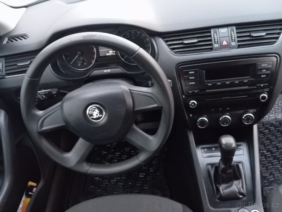 Škoda Octavia 3 1.6tdi 77kw ČR. Původ - 5