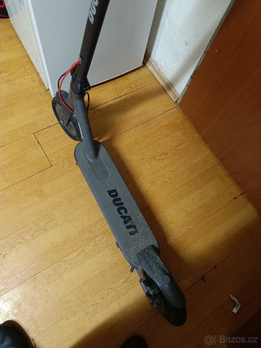 Elektrokoloběžka Ducati Evo Pro I - 5