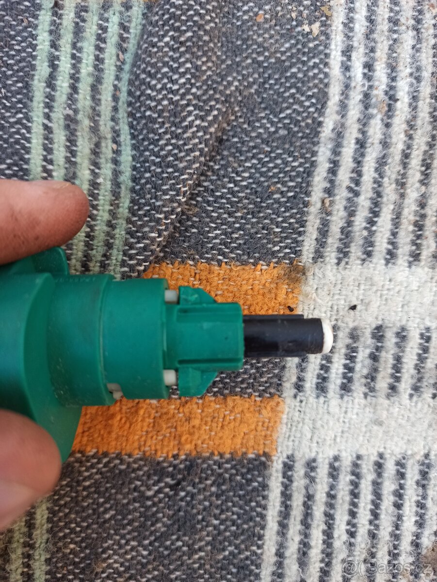 Prodám Fabia 1 - snímač brzdové světla - 5