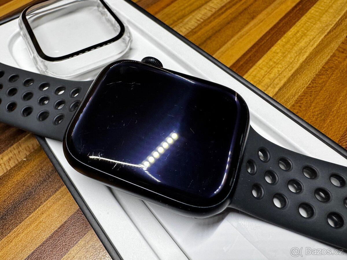 Apple Watch 7 NIKE 45 mm Cellular + GPS - 5