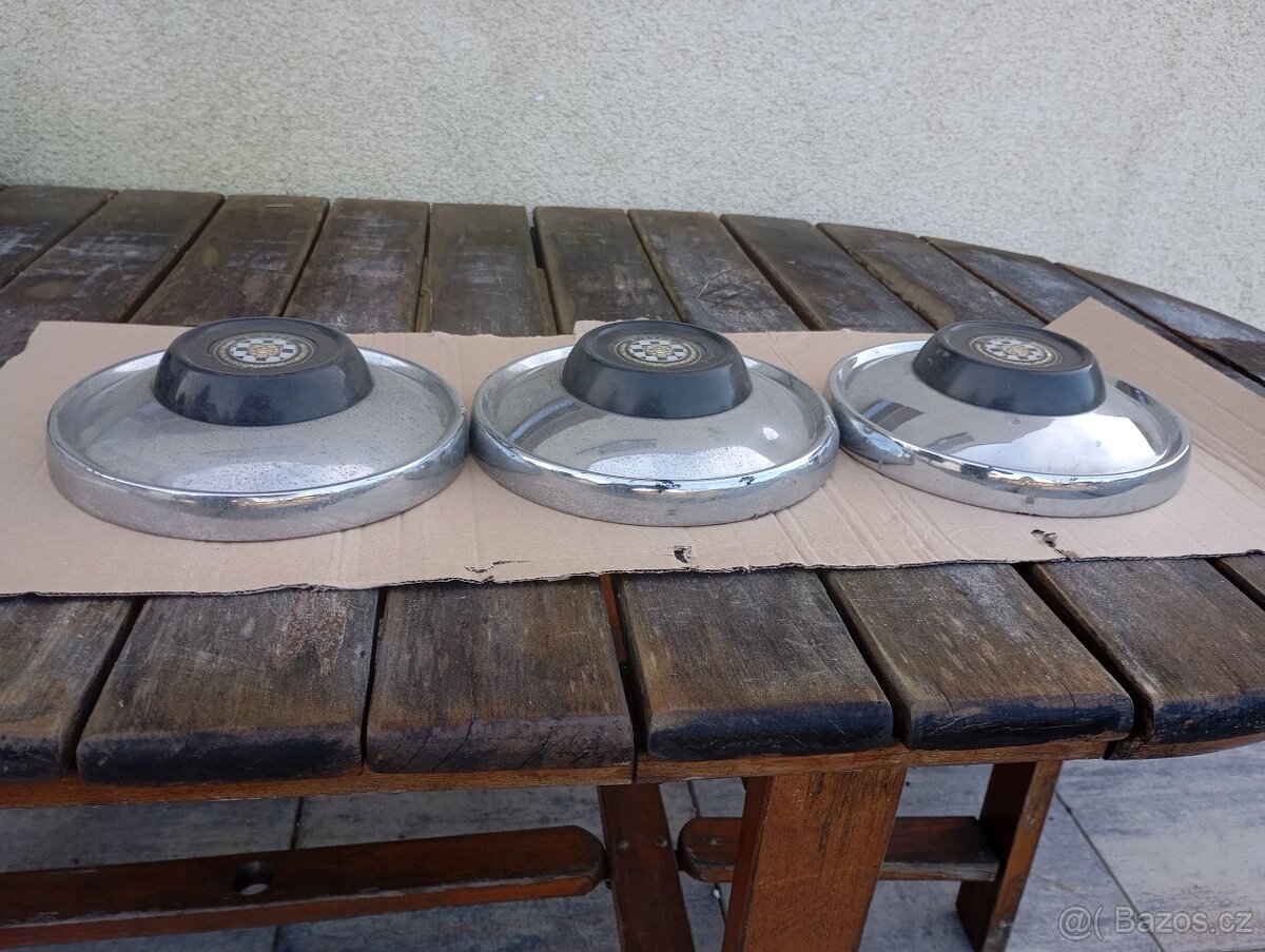 Středové ozdobné poklice,pokličky na Jaguar E type - 5