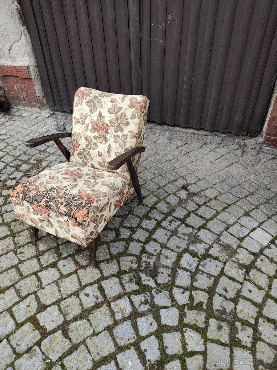 staré křeslo - 5