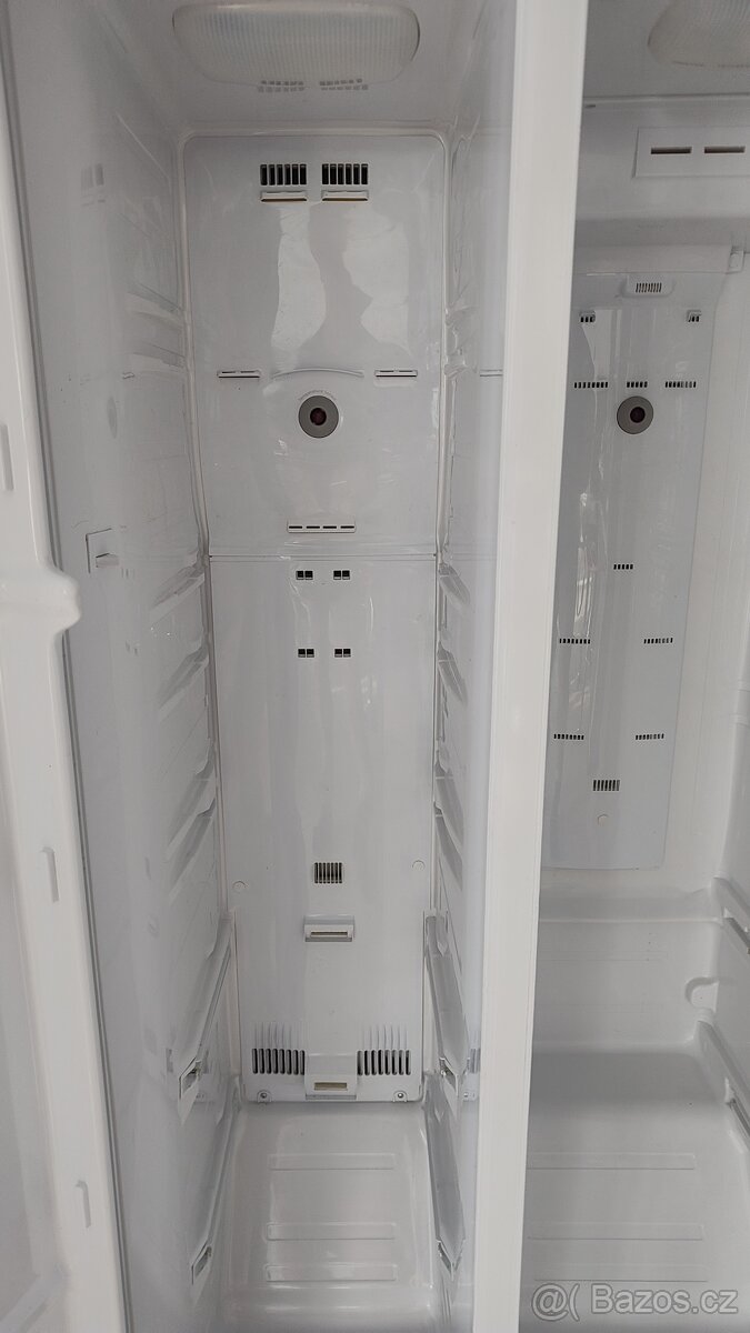 Americká lednice Samsung 496L - 5