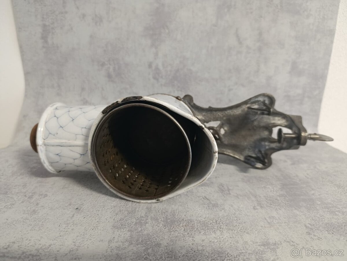 Krásný velký mlýnek na strouhanku IDA se smaltem. - 5