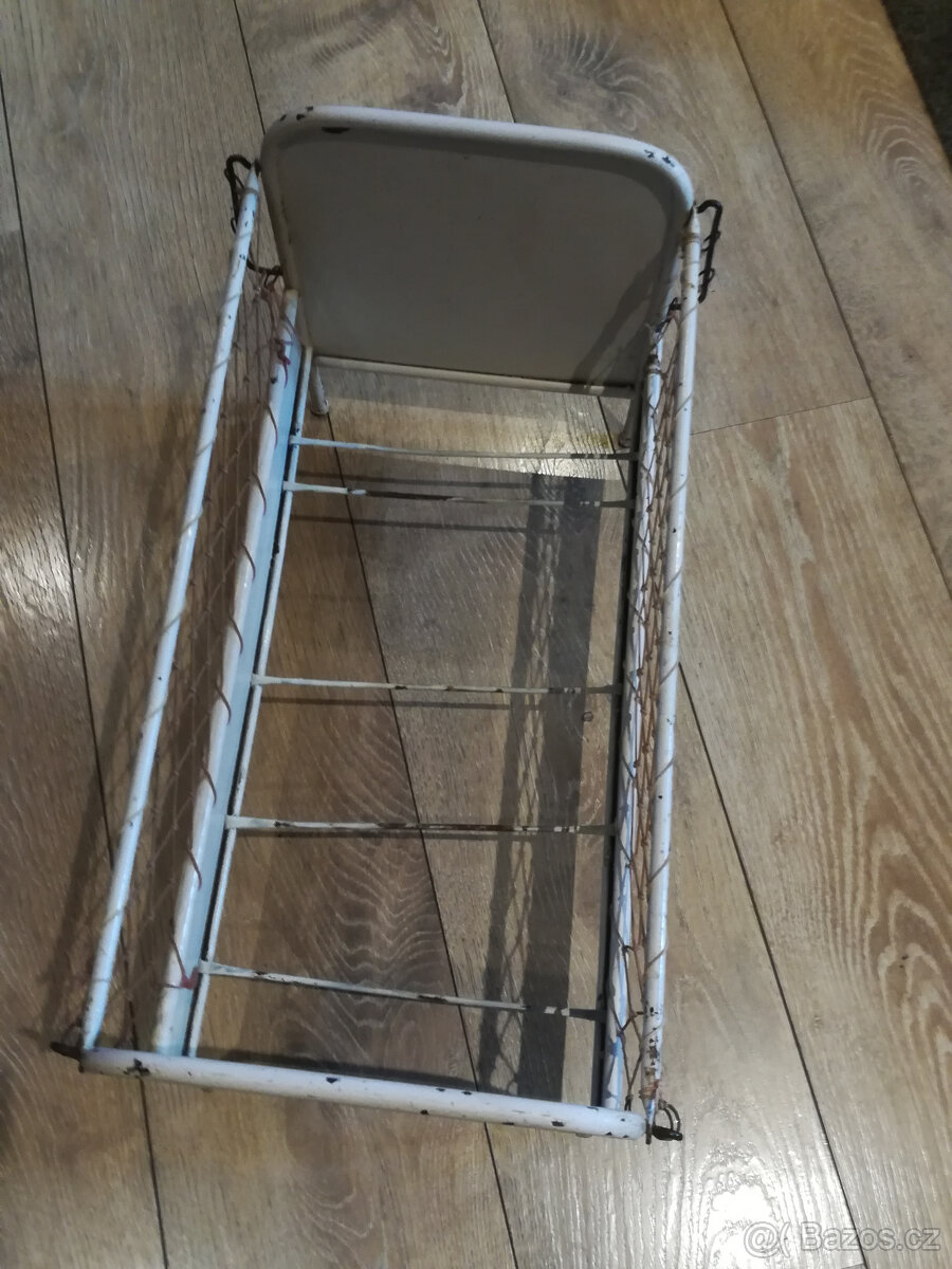 Stará kovová postýlka pro panenku - 5