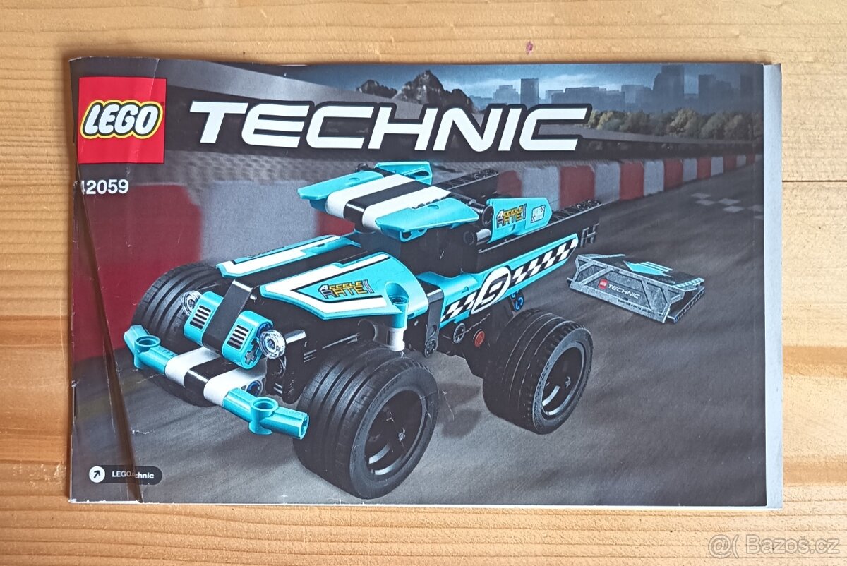 Lego technic náklaďák pro kaskadéry - 5