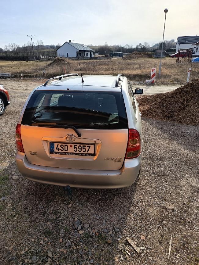 TOYOTA Corolla combi 2,0 4D - 5