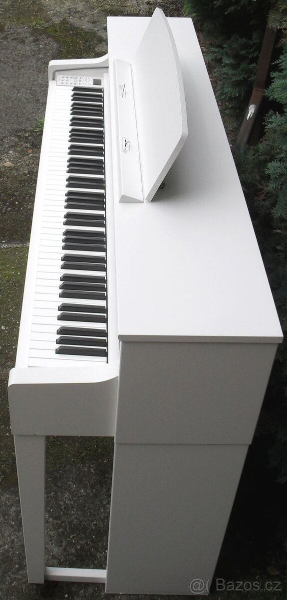 Digitální piano Yamaha Clavinova CLP 545 - 5
