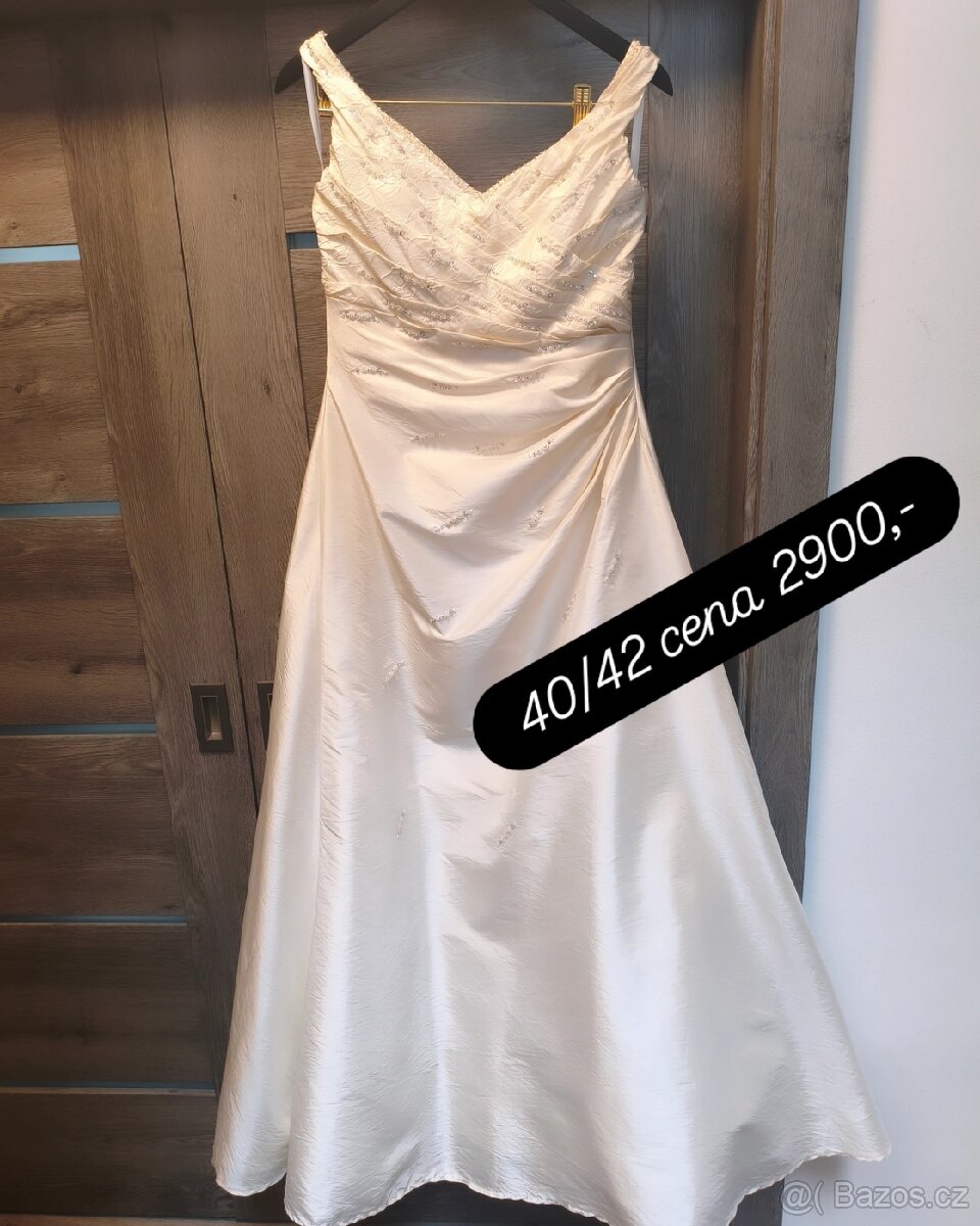 Svatební šaty 20 kusů různé velikosti - 5
