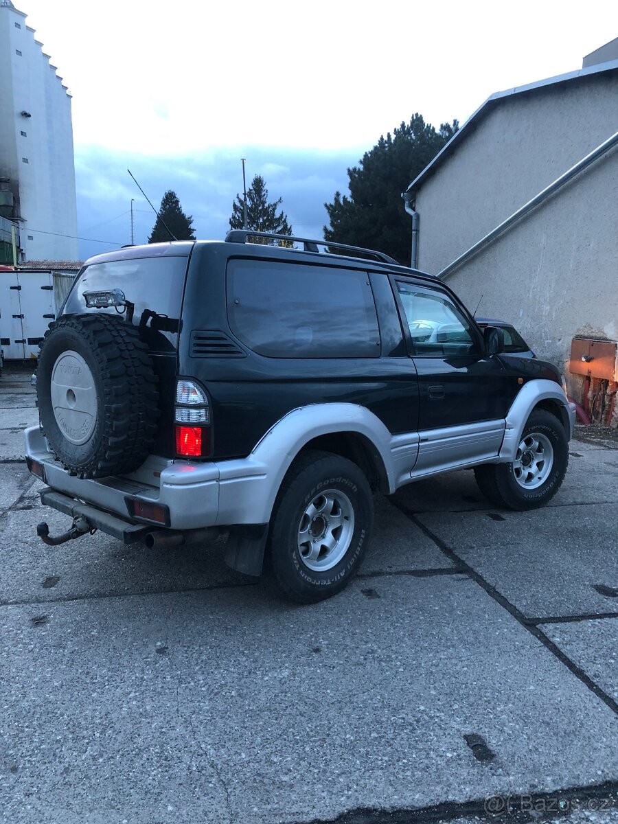 TOYOTA Land Cruiser LC 90 - 5