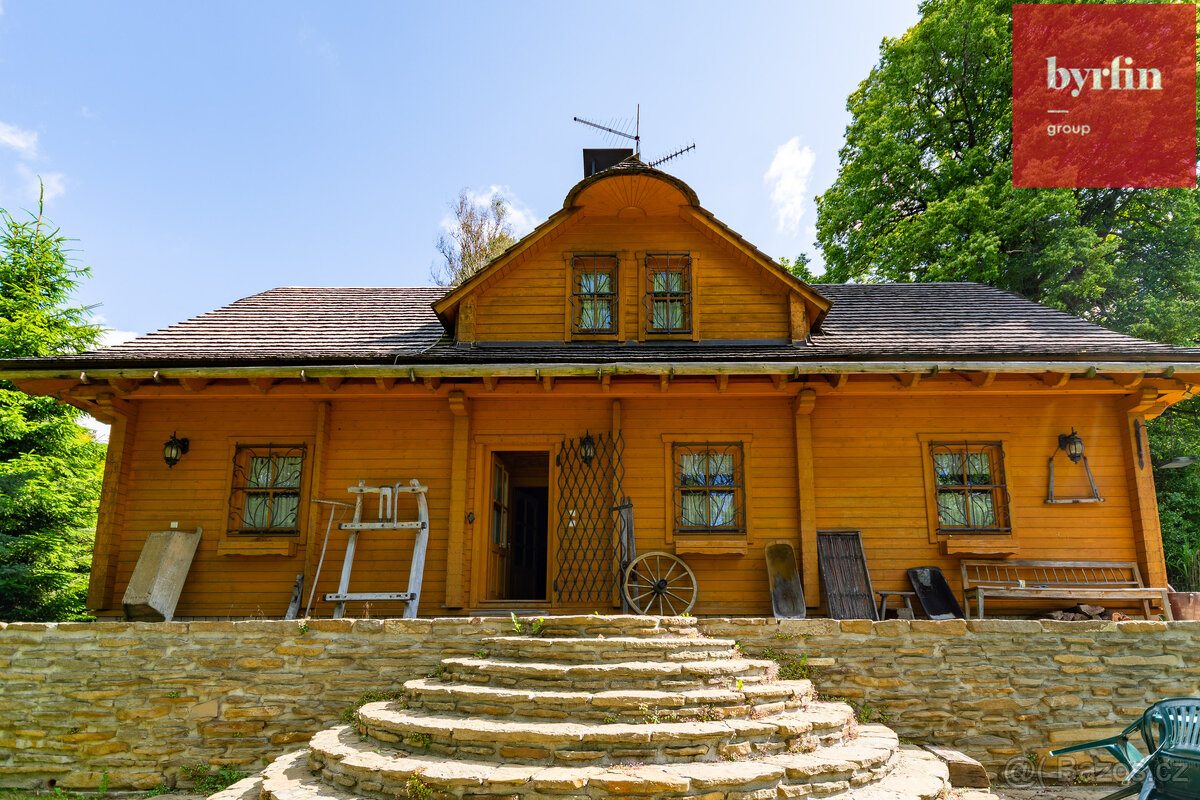 Exkluzivní nabídka bydlení – Dřevěná roubenka s historickým - 5