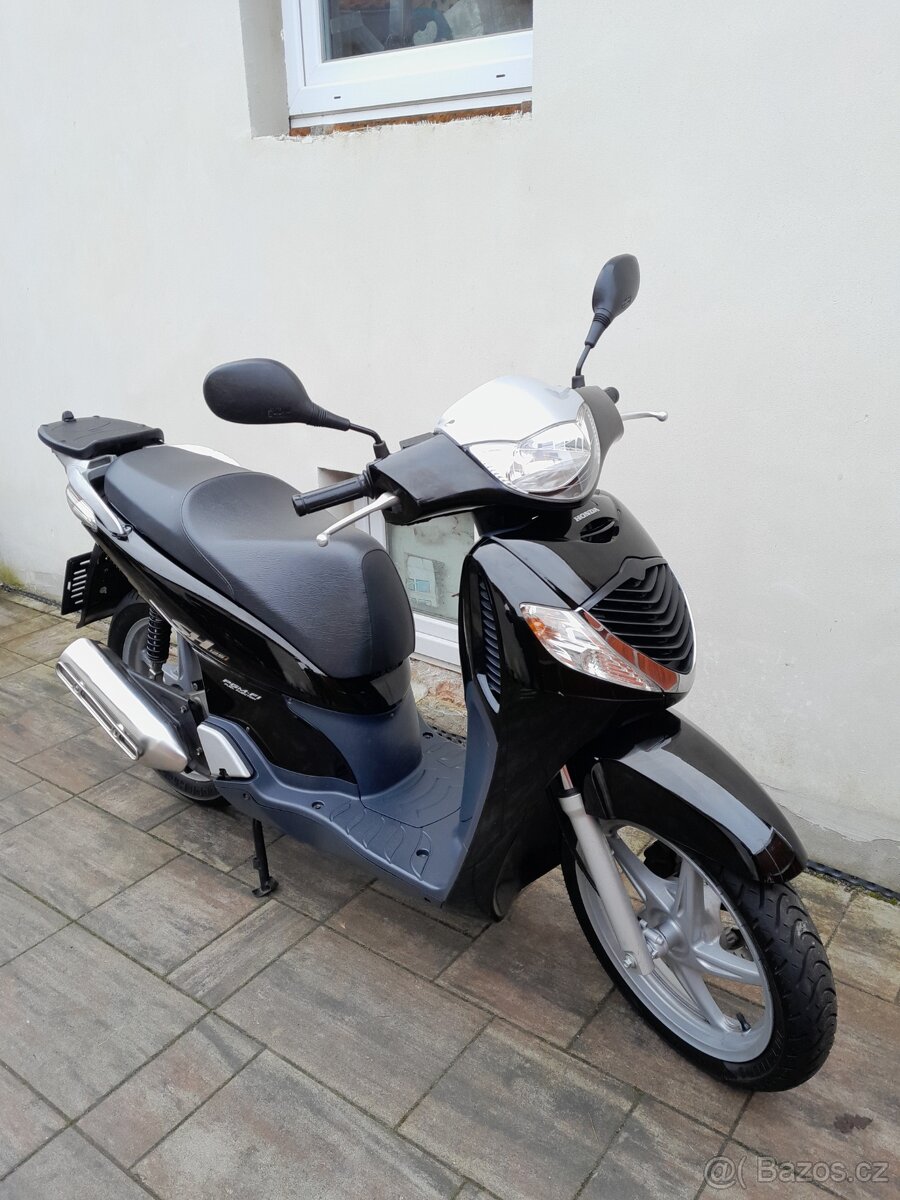 Honda SH 125i, 2006, moc pěkný stav - 5