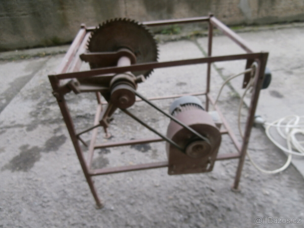 Cirkulárka domácí výroba za 500 kč - 5