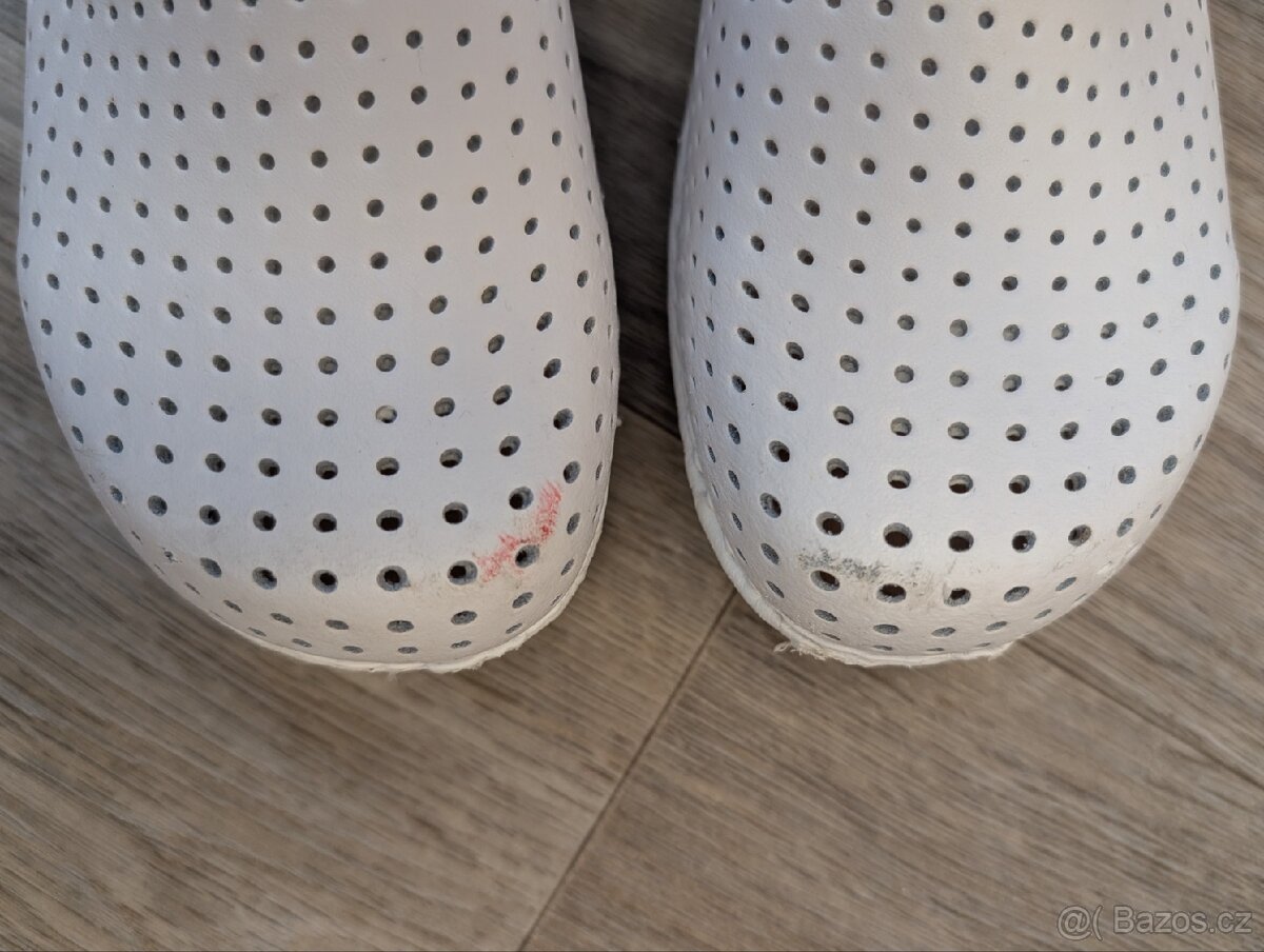 PRODÁM DŘEVÁKY SCHOLL PŮV.CENA 1700. VELIKOST 42 - 5