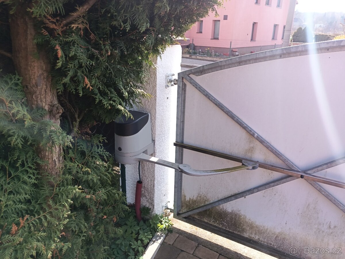 Dvoukřídlá brána - 5