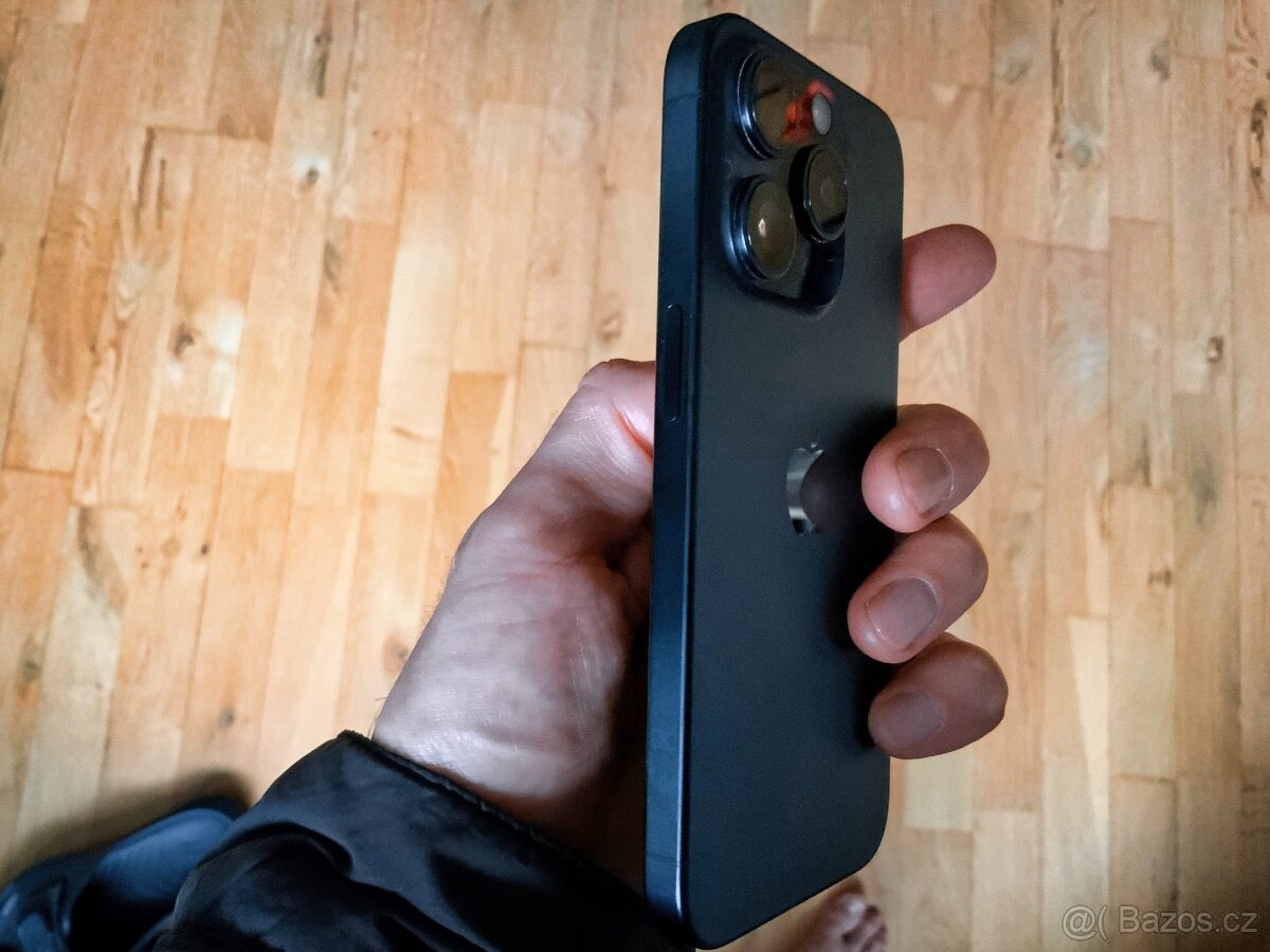 ZAREZERVOVANÉ-iPhone 15 Pro 256GB Black Titanium Krásný stav - 5