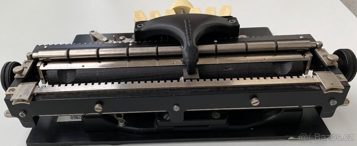 Pichtův psací stroj Monika, obouruční, perfektní stav - 5