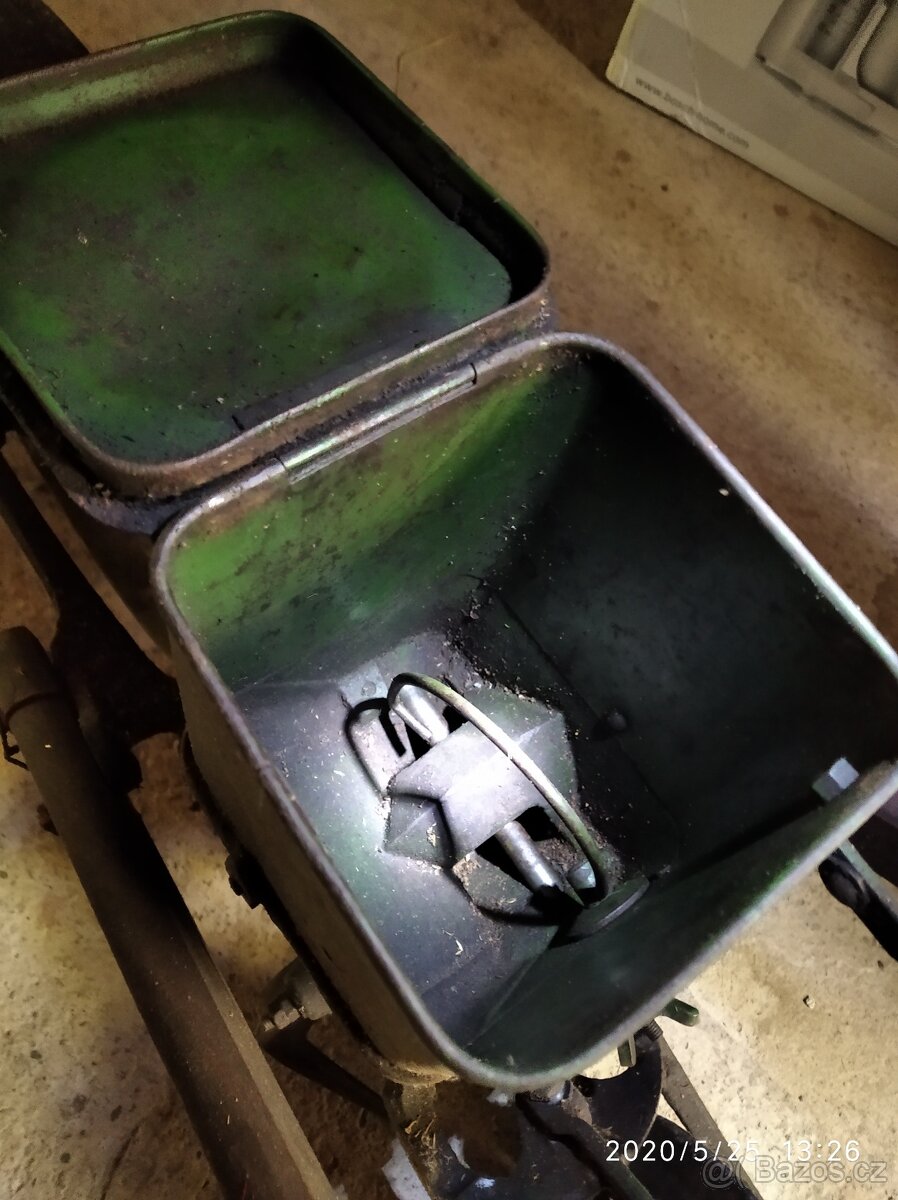 Ruční secí stroj - 5