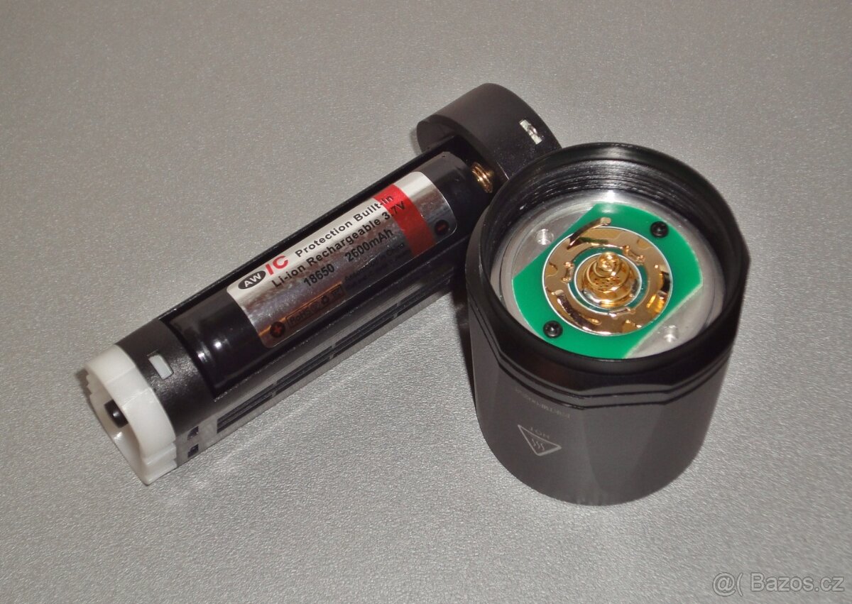 Výkonná LED svítilna Fenix TK35 včetně 2x 18650 aku AW - 5