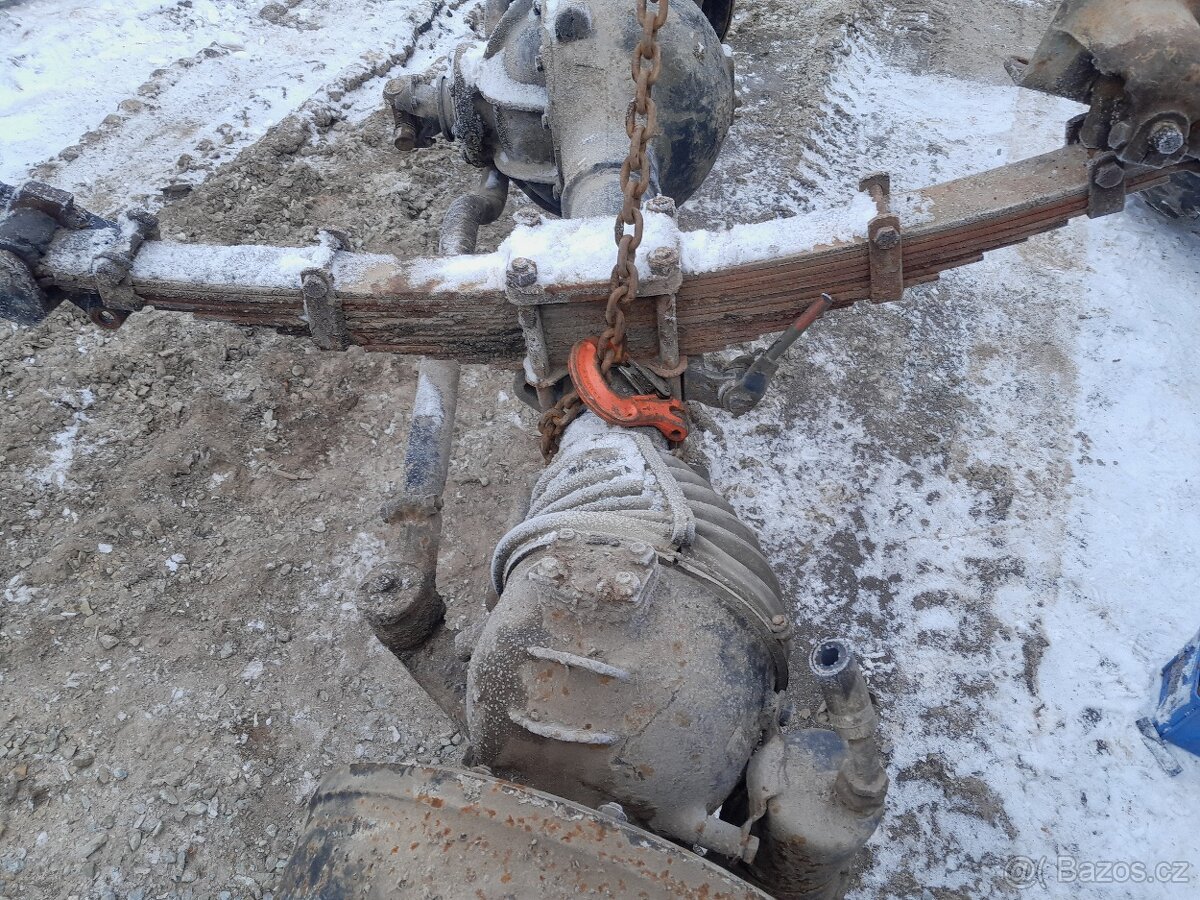 Praga V3S přední náprava s pérama - 5